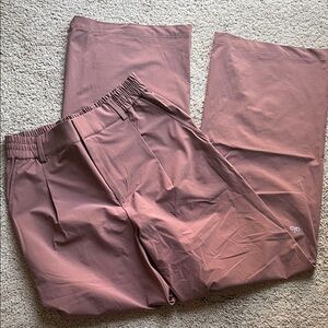 Alo High-Waist Pursuit Trouser